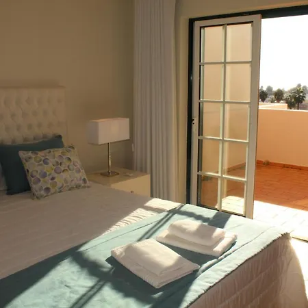 Apartment Quinta Queimada 8 *