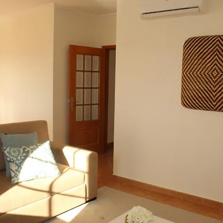 Apartment Quinta Queimada 8 *